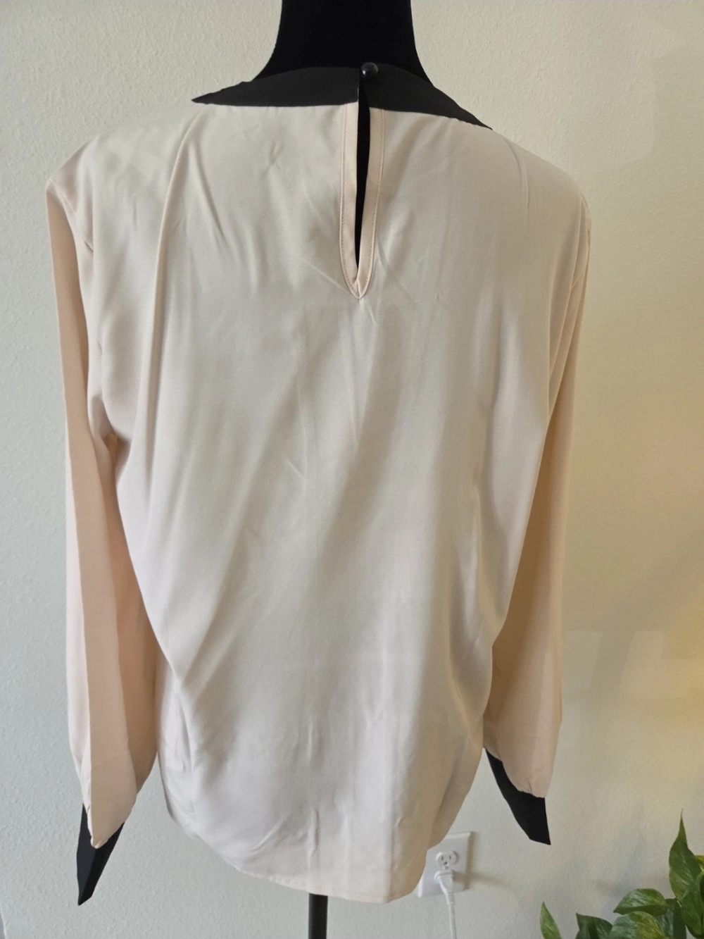 Contrast-Trim Long Sleeve Blouse in Cream and Black - Picture 3 of 5